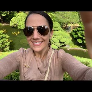 Meet your Posher, Alyssa